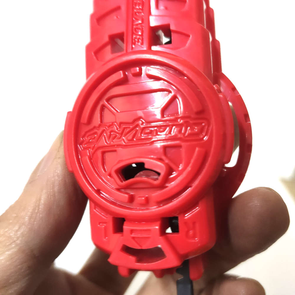 Tay cầm tạo lực phóng cho Con quay Beyblade Burst Quad Strike đỏ 22801 ...