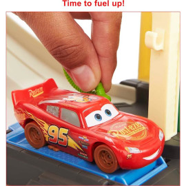 Bộ đồ chơi mô hình đường đua Disney Pixar Cars Race & Go Playset kèm xe Lightning McQueen 95