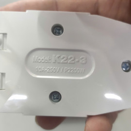 Phích cắm điện chuyển đổi 1 chia 3 Ominsu 2200W 10A 250V dạng dẹt