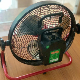 Quạt tích điện Tiross TS9178 cánh 12 inch, sạc nhanh, dùng tới 20 giờ