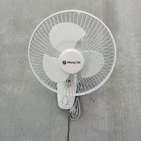 Quạt treo tường mini Phong Lan TN-230 cánh 20cm - Hàng chính hãng