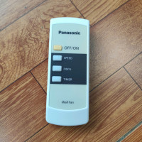 Điều khiển quạt treo tường Panasonic F409M chính hãng, xuất xứ Malaysia
