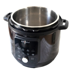 Nồi áp suất điện tử đa năng Instant Pot Essential 60 9in1 dung tích 5.7L, bảo hành 12 tháng