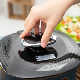 Nồi áp suất điện lòng nồi Inox 3L Kalpen P7 công suất 700W bảo hành 2 năm