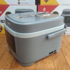 Nồi cơm điện tử Kalpen R13 dung tích 1.8L lòng nồi Inox 304