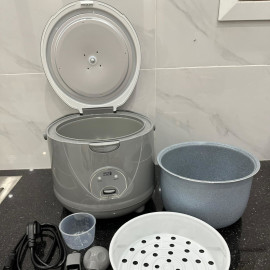 Nồi cơm điện 1.8L Lebenlang LBL1936 công suất 700W màu ghi