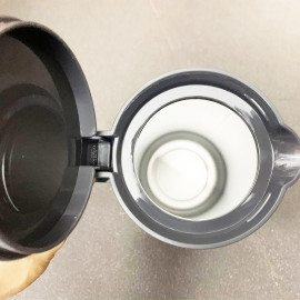 Bình đựng nước Inox 304 Lock&Lock có quai cầm dung tích 1.4 lít LHC7002SLV