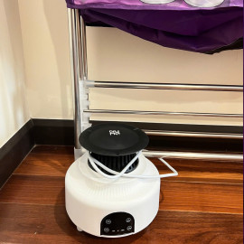 Tủ sấy quần áo Gume Hàn Quốc GM-8222 gấp gọn, có bánh xe kèm khiển từ xa