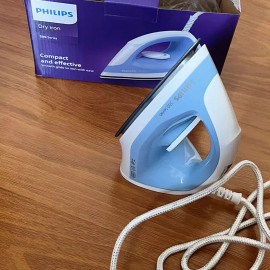 Bàn ủi khô Philips DST0520/20 công suất 1200W - Bảo Hành 2 năm