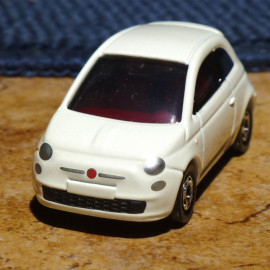 Xe ô tô mô hình Tomica Fiat 500 tỷ lệ 1/59  (No Box)