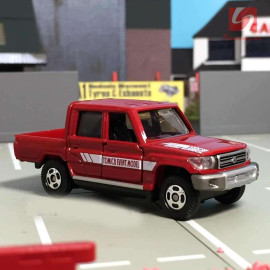 Xe tải mô hình Tomica Toyota Land Cruiser - Đỏ