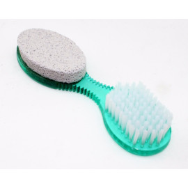 Dụng cụ vệ sinh chân tay 3 trong 1 Daiso Japan 567 - Xanh