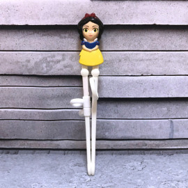 Đũa tập ăn cho bé 3D Disney Frozen - Snow White