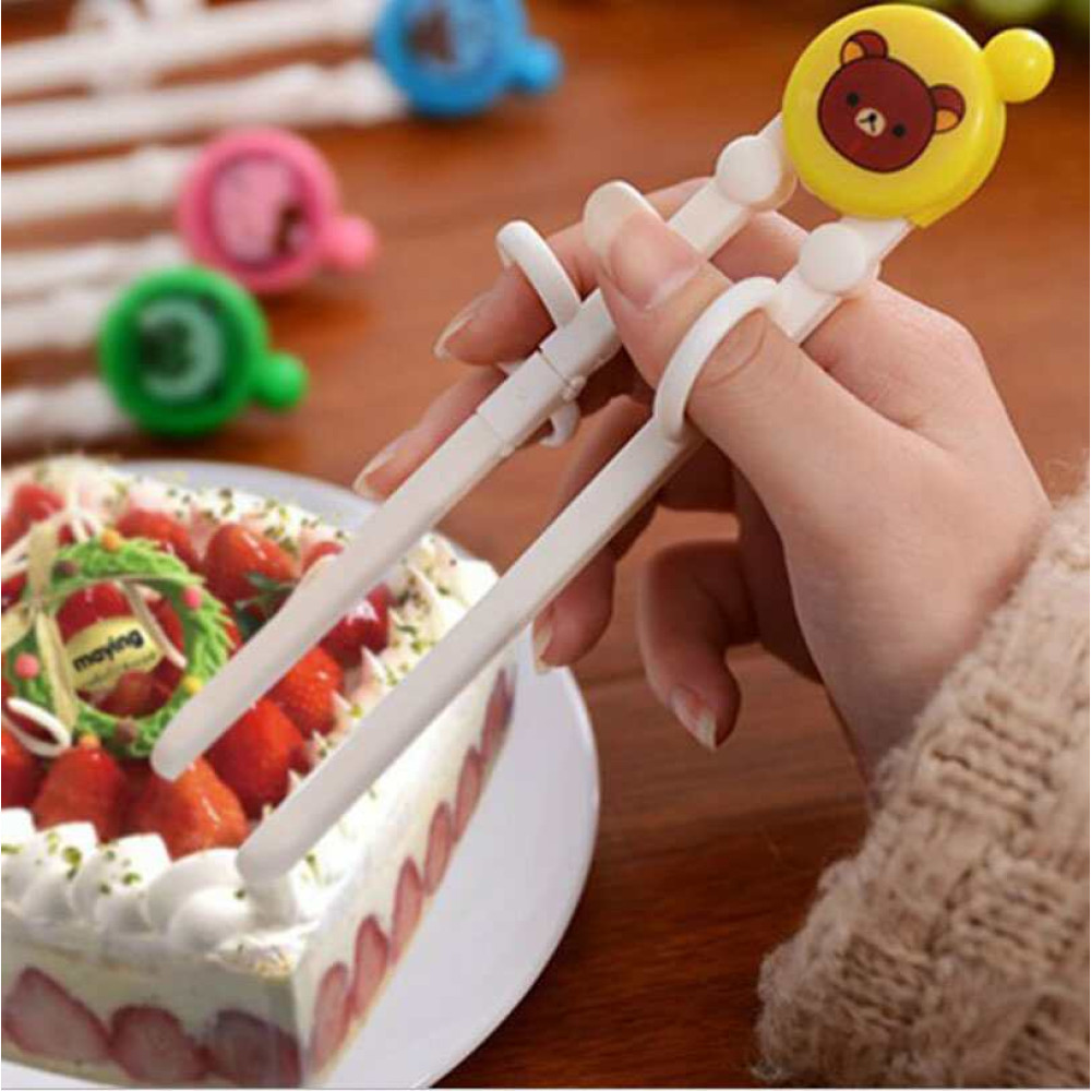 Đũa tập ăn cho bé Gấu Pooh TM12025 xuất Nhật