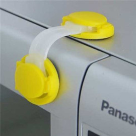 Combo 2 dụng cụ khóa, giữ cửa an toàn Mobon hàng xuất Nhật - Trắng