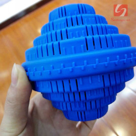 Bóng giặt WashingBall KM 8801 hàng Nhật màu xanh sử dụng tới 1500 lần giặt