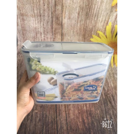 Hộp Nhựa Bảo Quản Thực Phẩm 2,4L Lock&Lock Classic HPL712F
