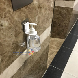 Giá treo chai nước rửa tay khô dính tường Mengni MNYS-021 kèm vòng đệm Inox thu hẹp nắp chai 2.8cm