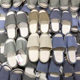 Dép đi trong nhà hàng Nhật