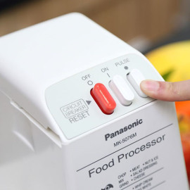 Máy xay đa năng chế biến thực phẩm Panasonic MK-5076MWRA dung tích 1L