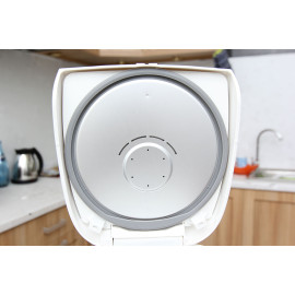 Nồi cơm điện tử Panasonic SR-ZE185 dung tích 1.8 Lít sản xuất tại Malaysia, hàng chính hãng bảo hành 12 tháng