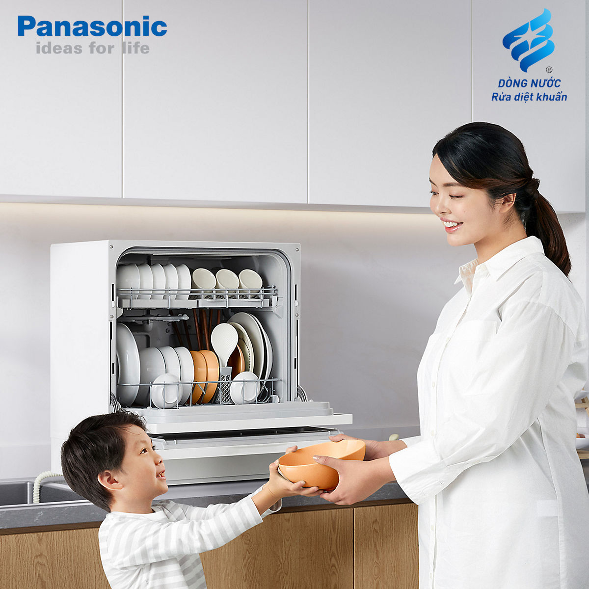 Máy rửa bát để bàn Panasonic NP-TH1WEVN có chức năng sấy khô, bảo hành 12 tháng chính hãng