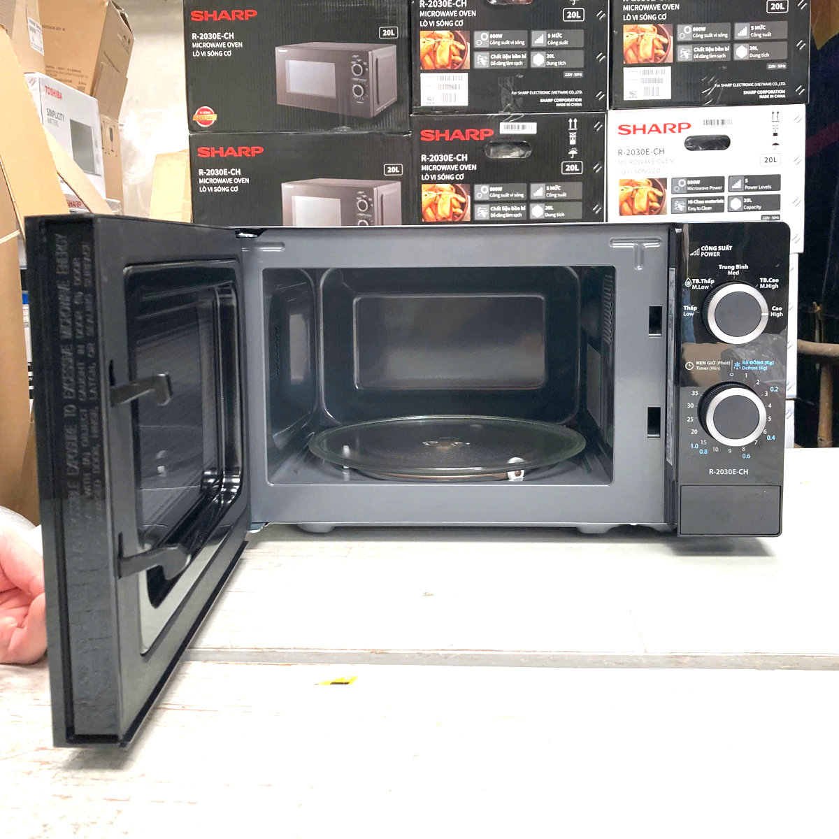 Lò vi sóng Sharp R-2030E-CH dung tích 20L công suất 800W