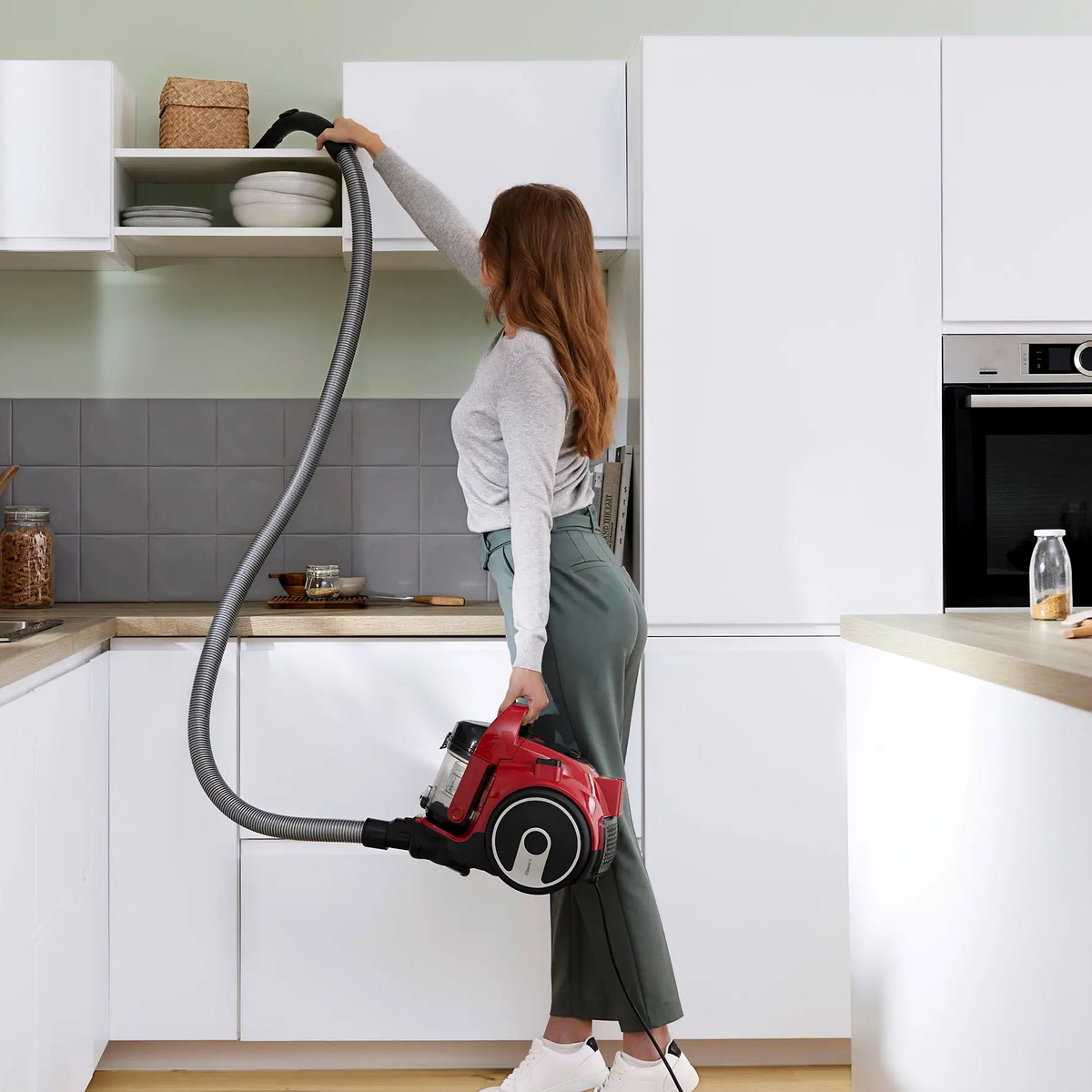 Máy hút bụi dạng hộp có dây Bosch BGC05AAA2 công suất hút 10000 Pa