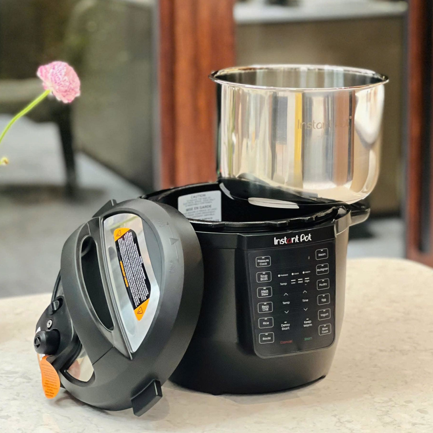 Nồi áp suất điện đa năng Instant Pot Pro™ 10-in-1 dung tích 5.7L