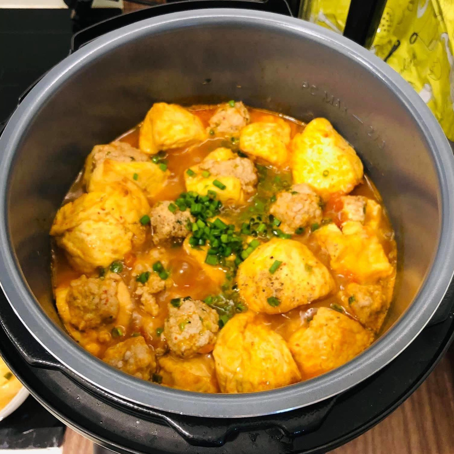 Nồi áp suất điện đa năng Instant Pot Pro™ 10-in-1 dung tích 5.7L