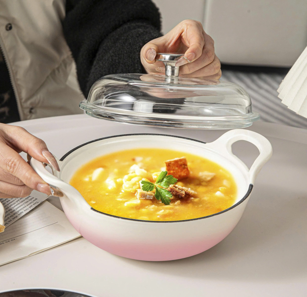 Nồi gang phủ gốm đúc liền Seka SKG420