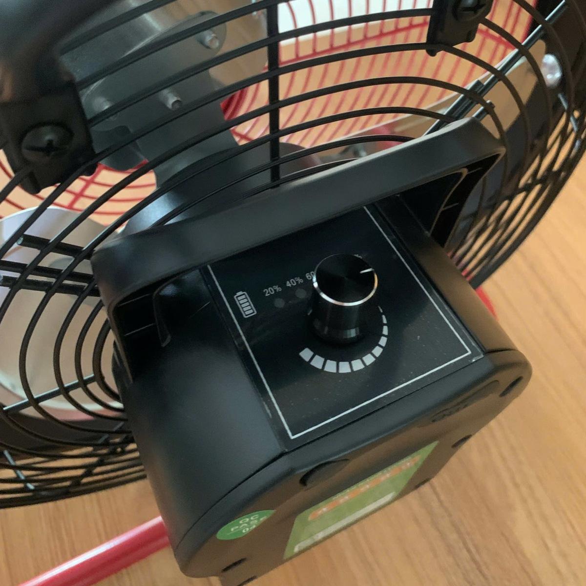 Quạt tích điện Tiross TS9178 cánh 12 inch