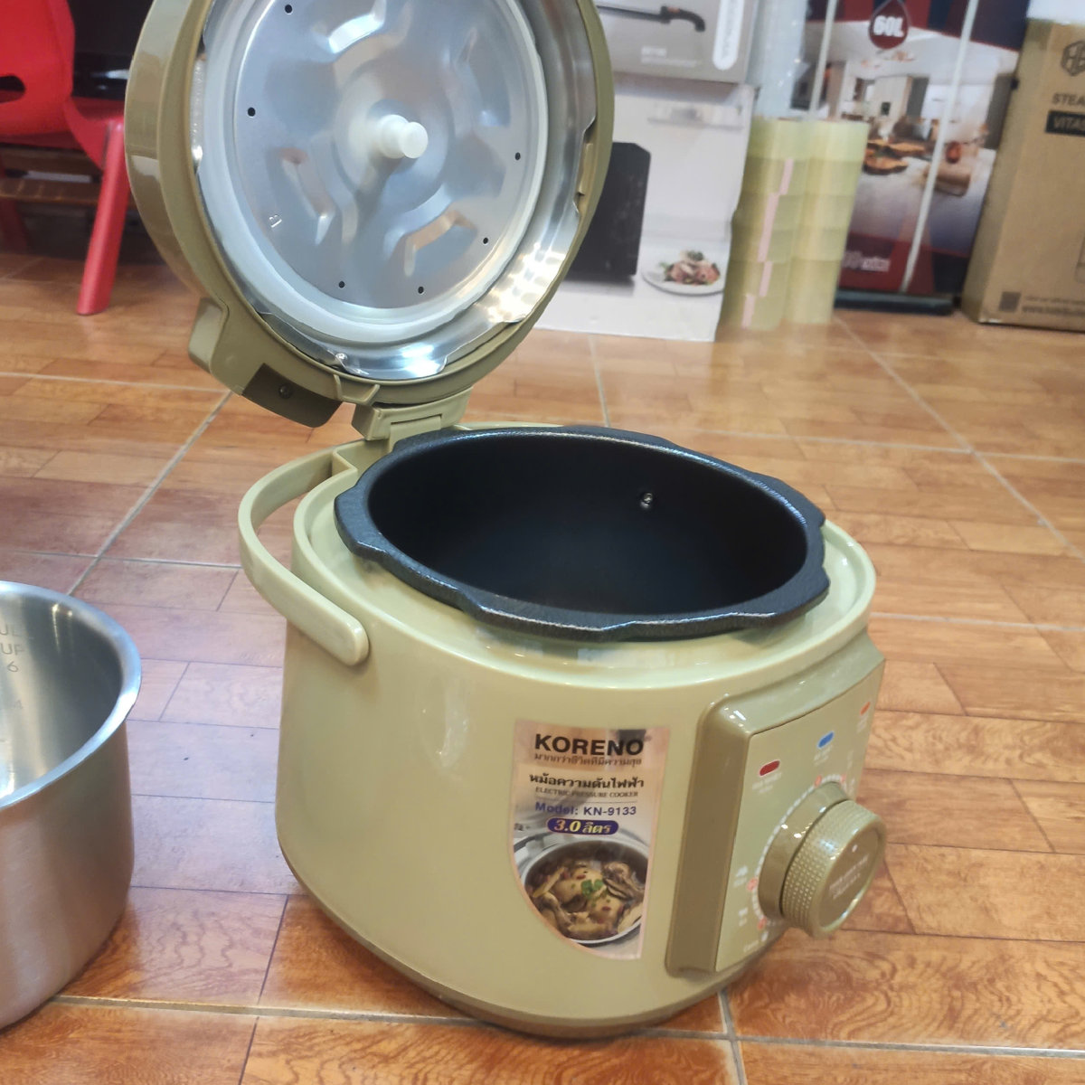 Nồi áp suất điện ruột nồi Inox 304 Koreno KN-9133 dung tích 3L