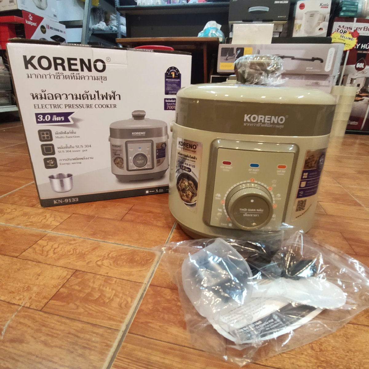 Nồi áp suất điện ruột nồi Inox 304 Koreno KN-9133 dung tích 3L