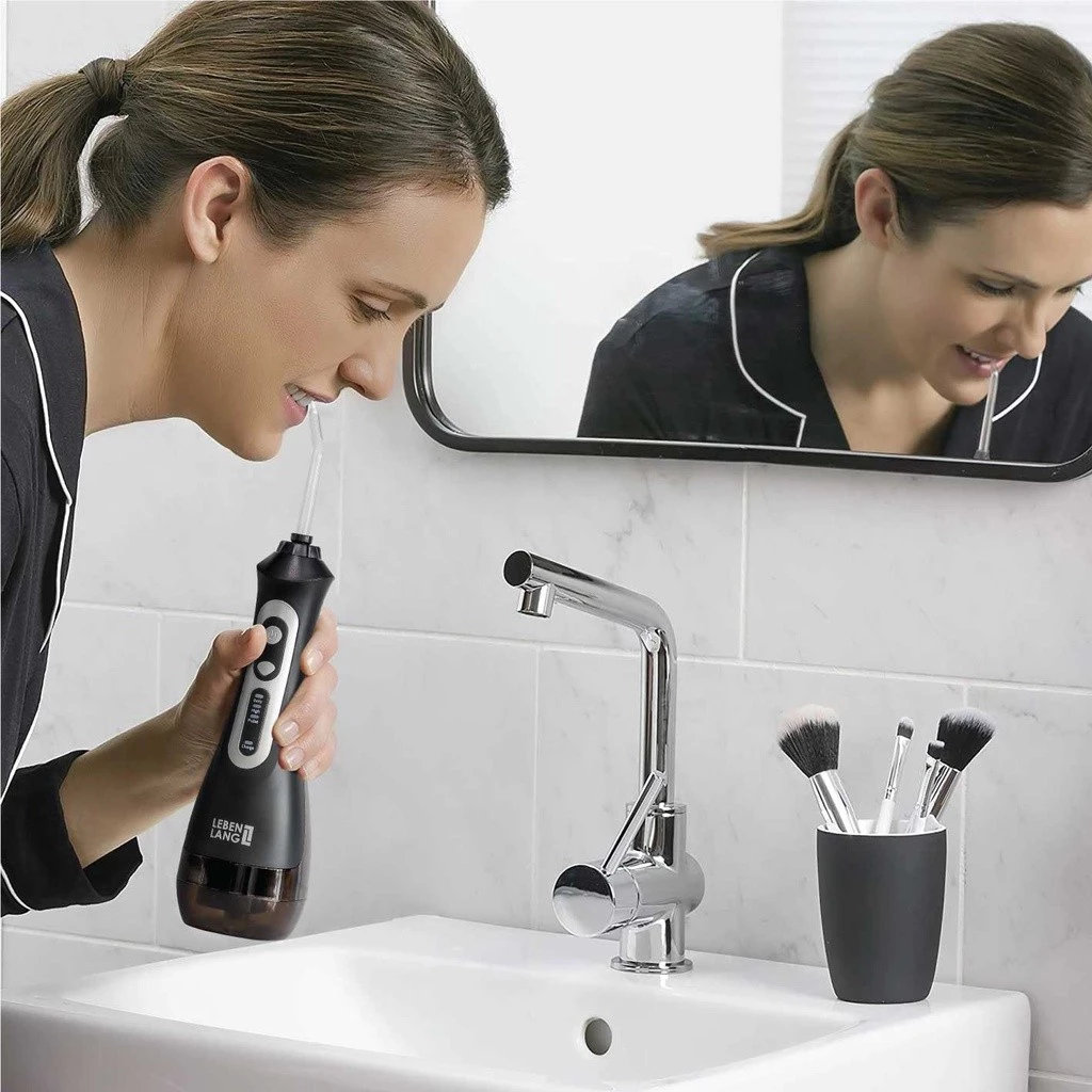 Máy tăm nước Lebenlang LBT1486S