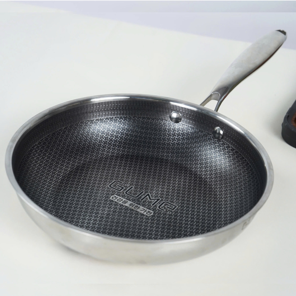 chảo inox 18/10 chống dính Blackcube Gume GM1328N 