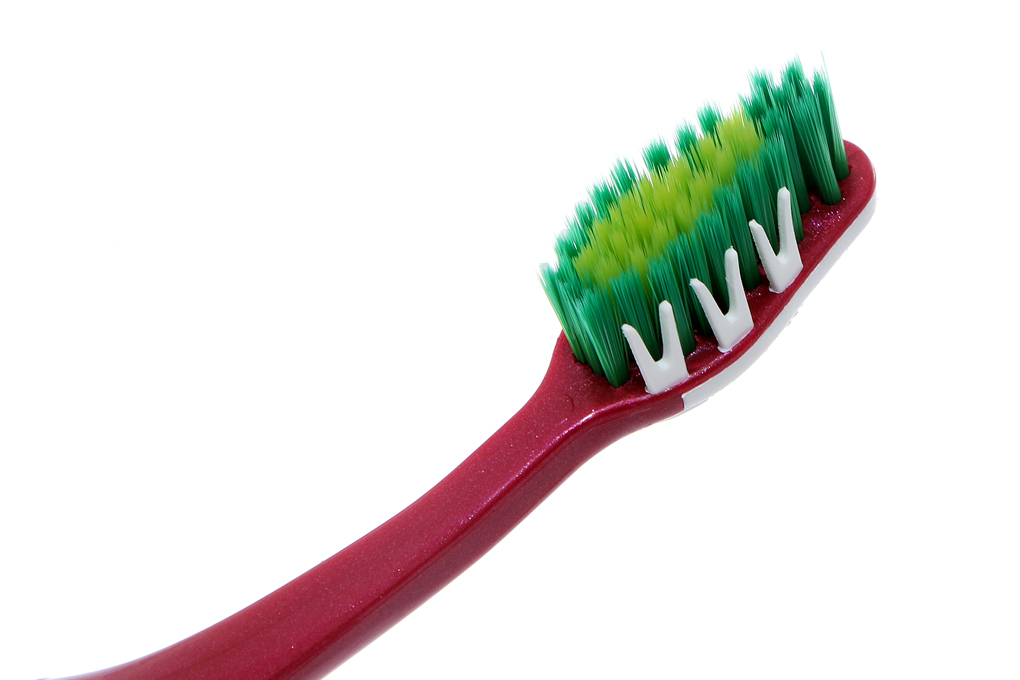 Bàn chải đánh răng muối tre Bamboo Salt chăm sóc răng e buốt Hàn Quốc