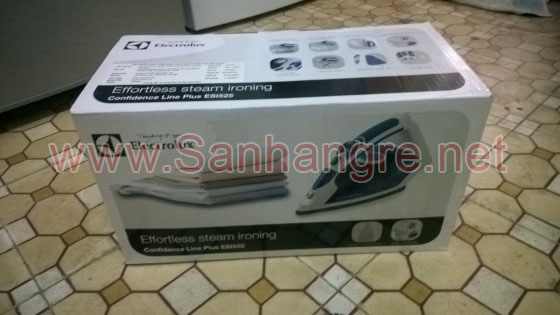 Bàn là hơi nước Electrolux ESI525