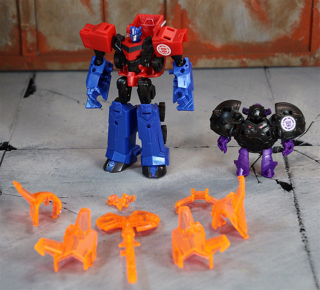 Transformers Robots in Disguise Decepticon Hunter Optimus Prime vs Decepticon Bludgeon