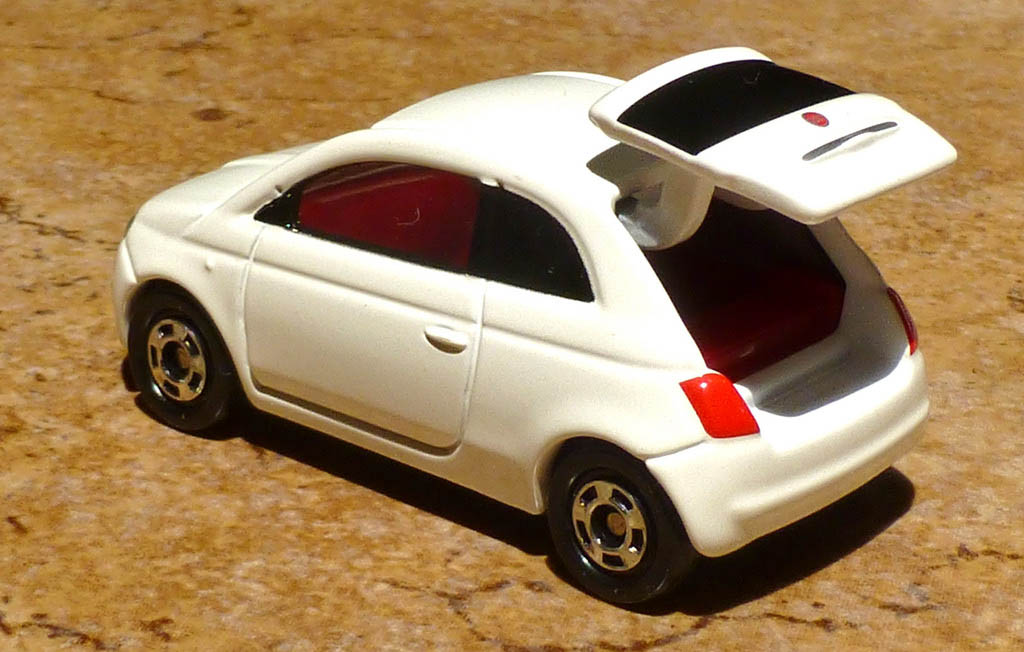 Xe ô tô mô hình Tomica Fiat 500 tỷ lệ 1/59