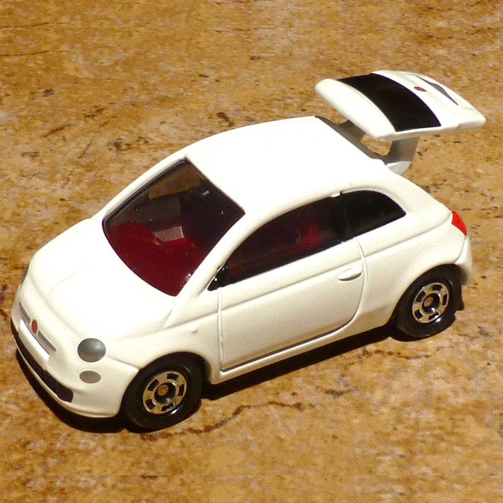 Xe ô tô mô hình Tomica Fiat 500 tỷ lệ 1/59