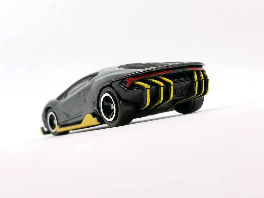 Siêu xe ô tô mô hình Tomica Lamborghini Centenario