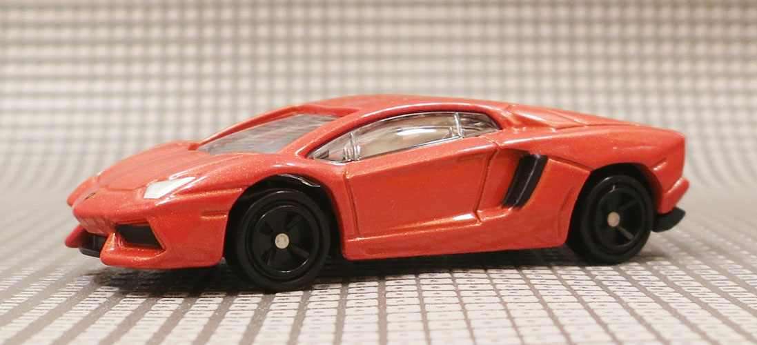 Siêu xe ô tô mô hình Tomica Lamborghini Aventador