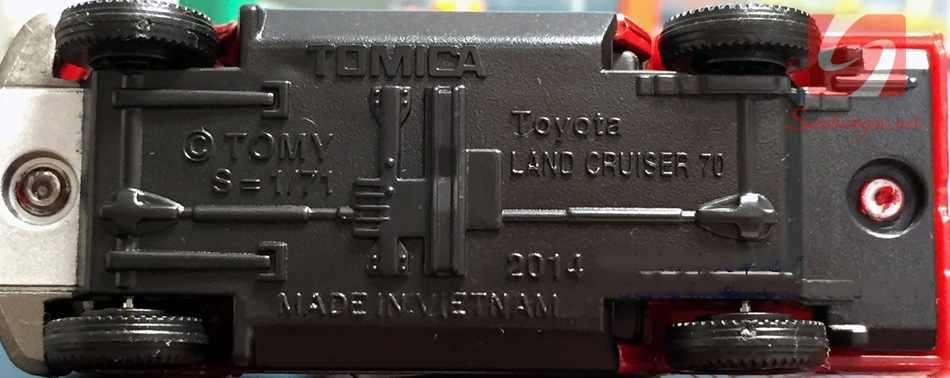 Xe tải mô hình Tomica Toyota Land Cruiser