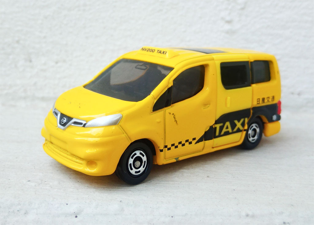 Xe mô hình tĩnh ô tô Tomica Nissan NV200 Taxi