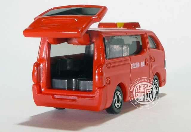 Xe mô hình cứu hỏa Tomica Nissan Caravan Fire 27