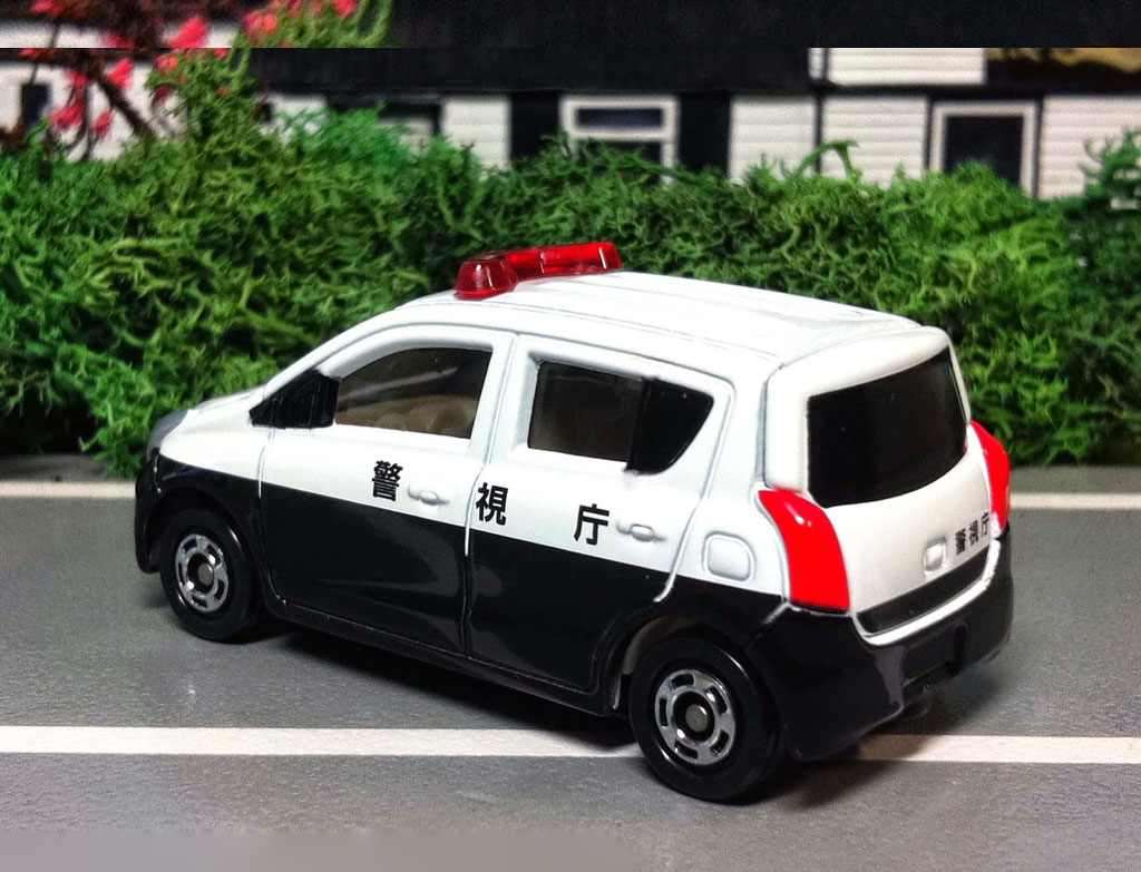 Xe mô hình cảnh sát Tomica Suzuki Alto tỷ lệ 1/56