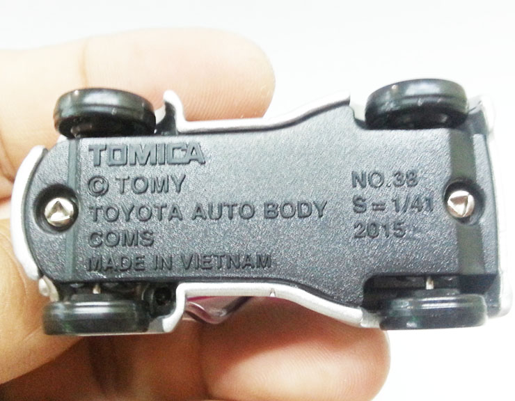 Tomica No.38 Toyota Auto Body Coms 2015