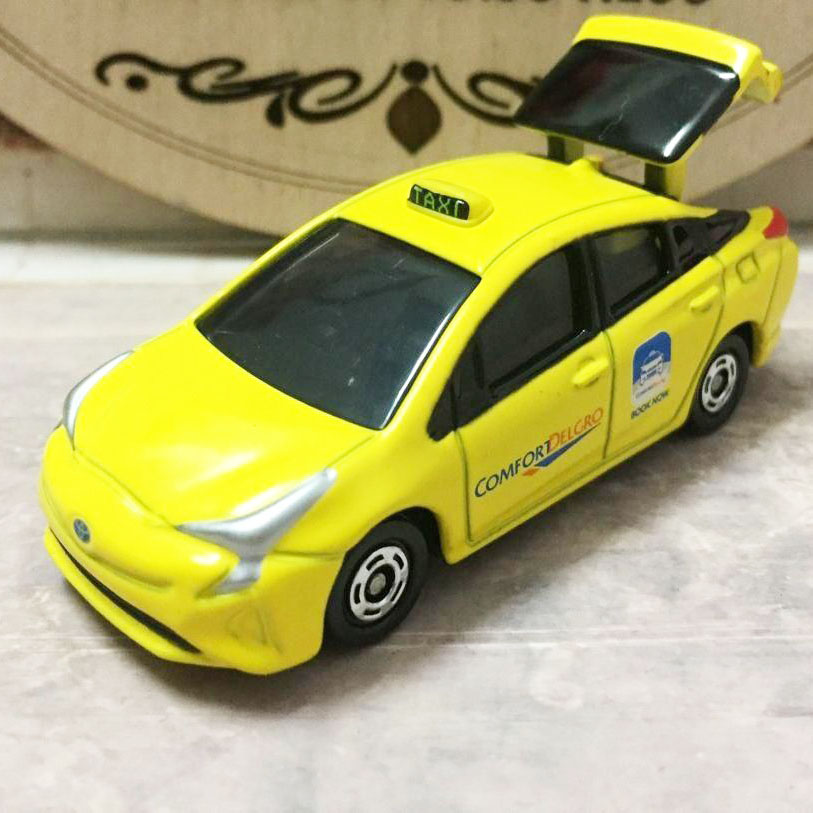 Xe mô hình Tomica Toyota Prius Comfort Singapore Taxi