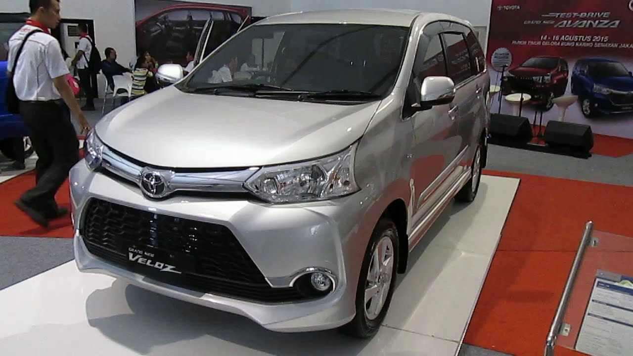 Xe ô tô mô hình Tomica Toyota Avanza Veloz  ( tỷ lệ 1/60 )